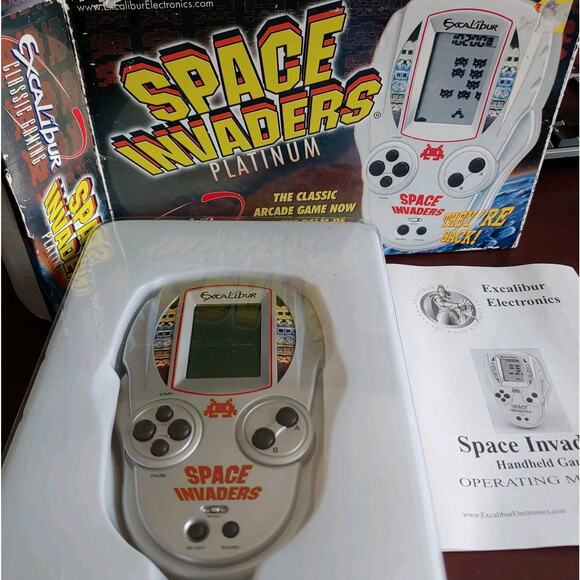 Vintage Space Invaders Platinum Handheld Vintage Electronic Game 2000s NEW - Picture 1 of 5